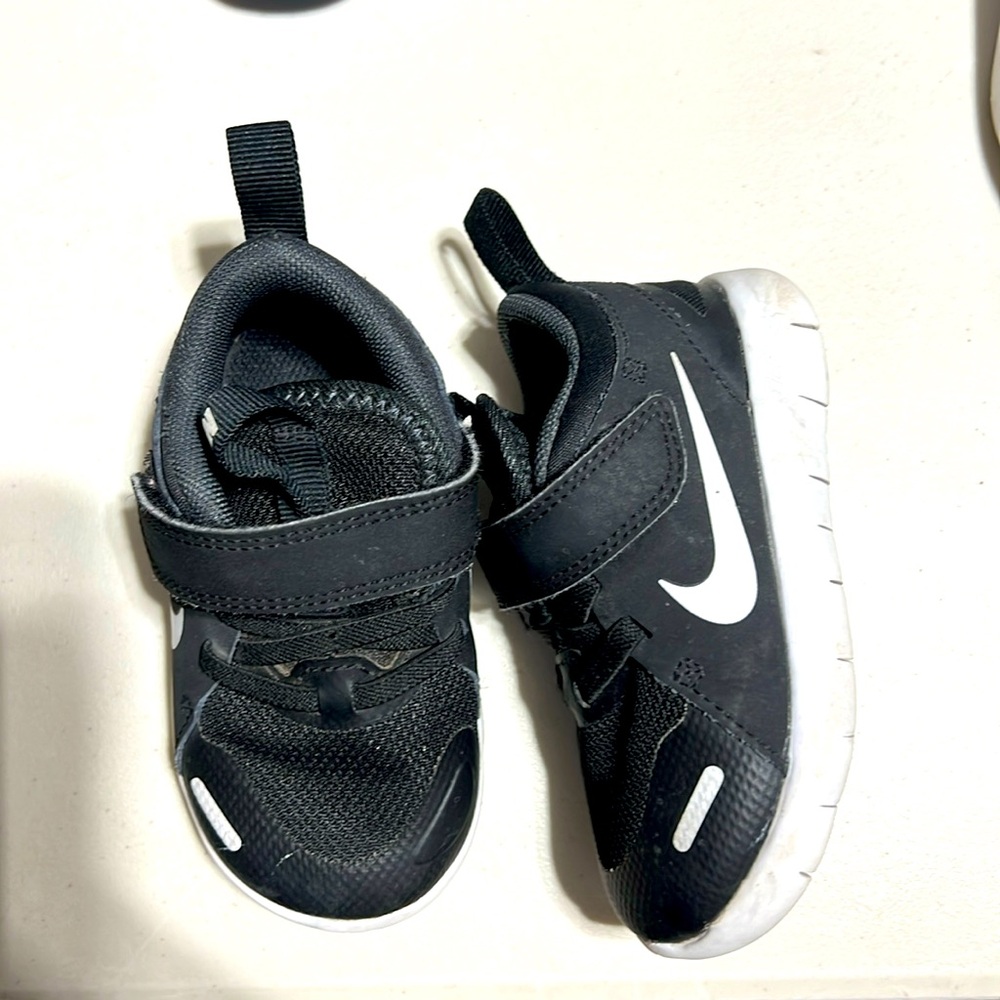 Nike FlexContact 4 Boys Toddler Size 6C